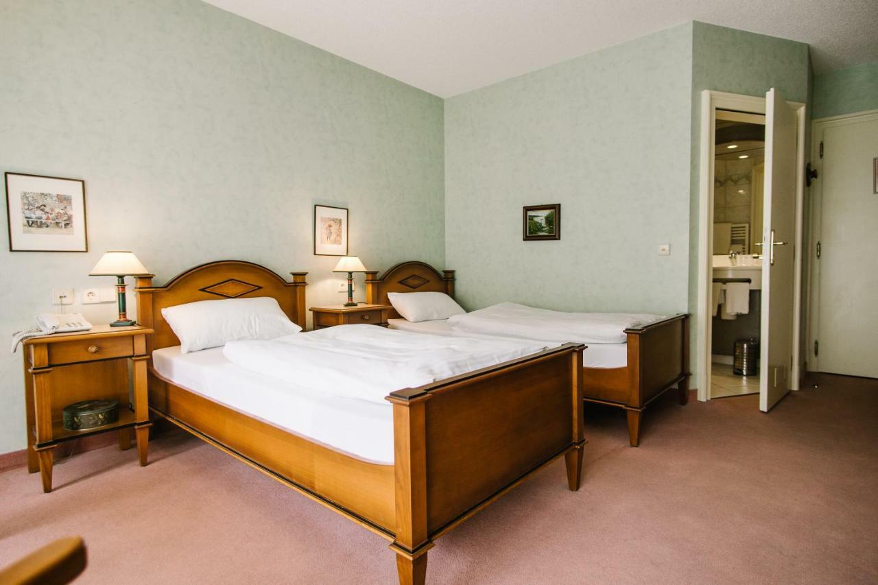 Landhaus Keller - Hotel & Restaurant Malterdingen エクステリア 写真