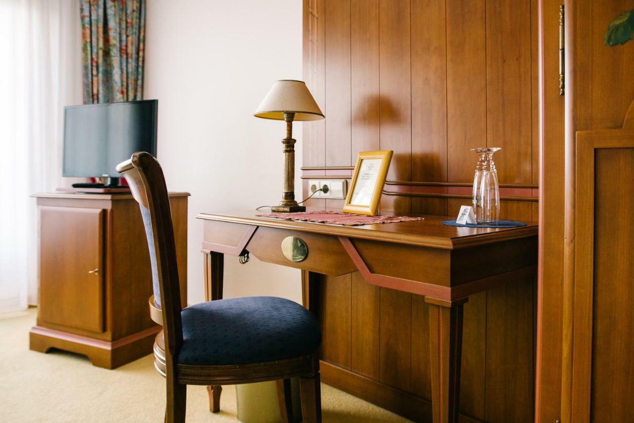 Landhaus Keller - Hotel & Restaurant Malterdingen エクステリア 写真